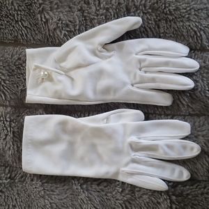 Vintage women's white gloves